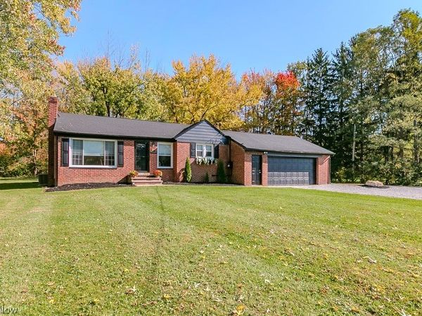 11649 E Hill Drive , Chesterland, OH 44026