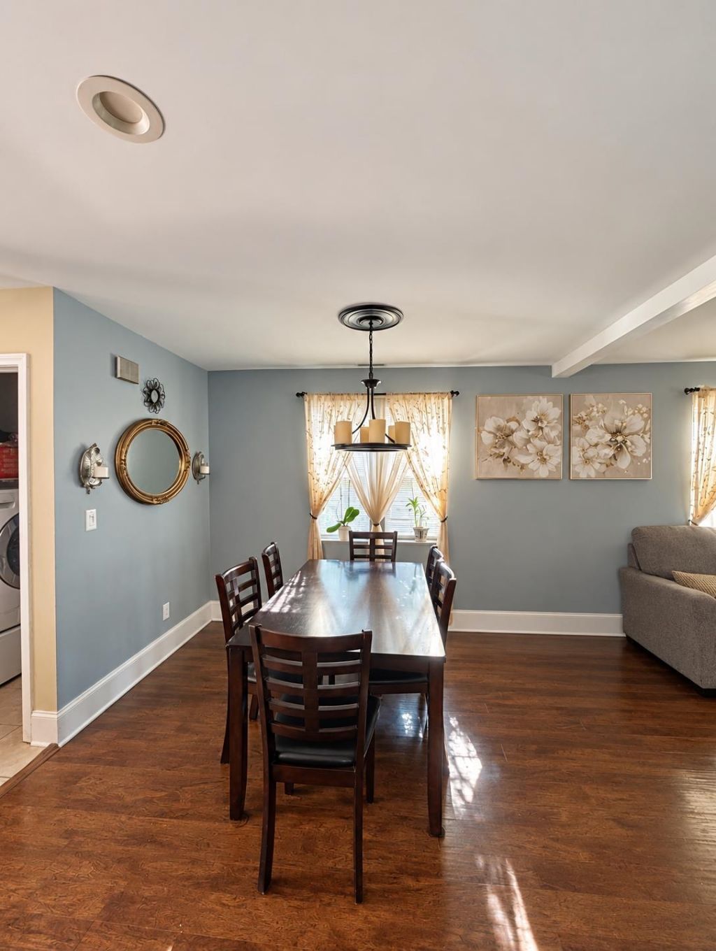 2427 Huntington Circle  Photo 4