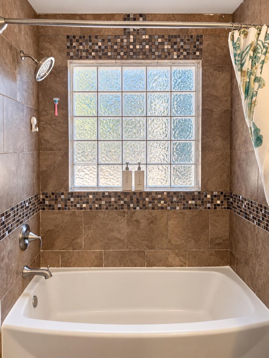 2427 Huntington Circle  Photo 8