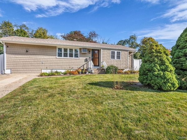 143 Dovecote Lane , Central Islip, NY 11722
