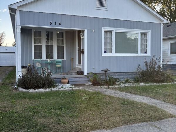 526 E Smith Street , Benton, IL 62812