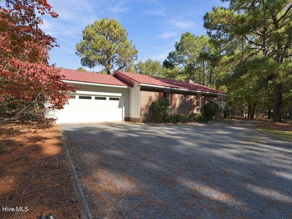 101 Swan Run Court , Seven Lakes, NC 27376