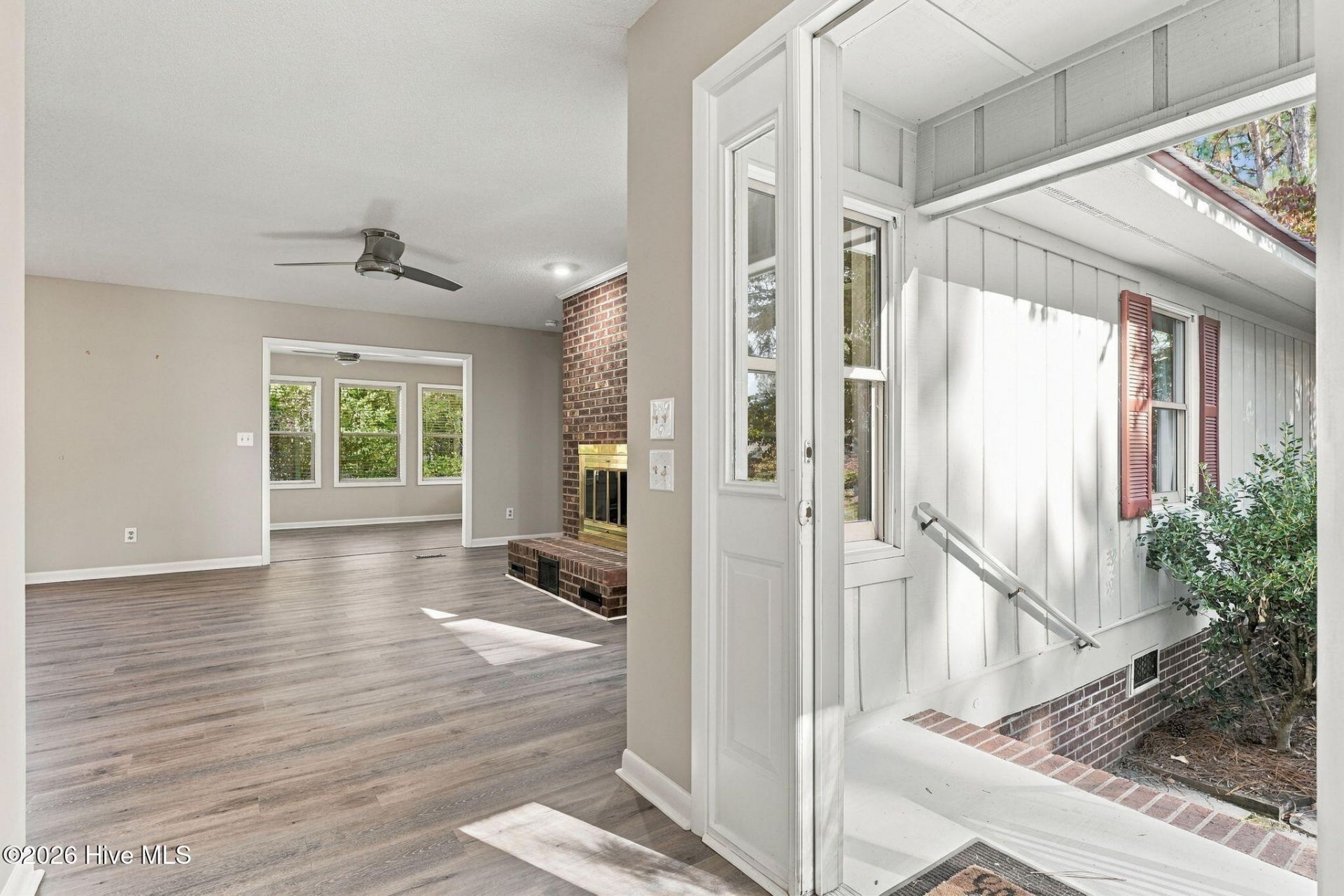 101 Swan Run Court  Photo 9