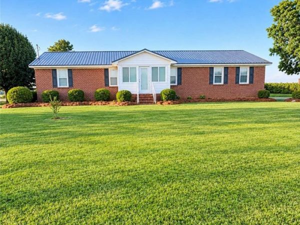 6080 Suttontown Road , Faison, NC 28341