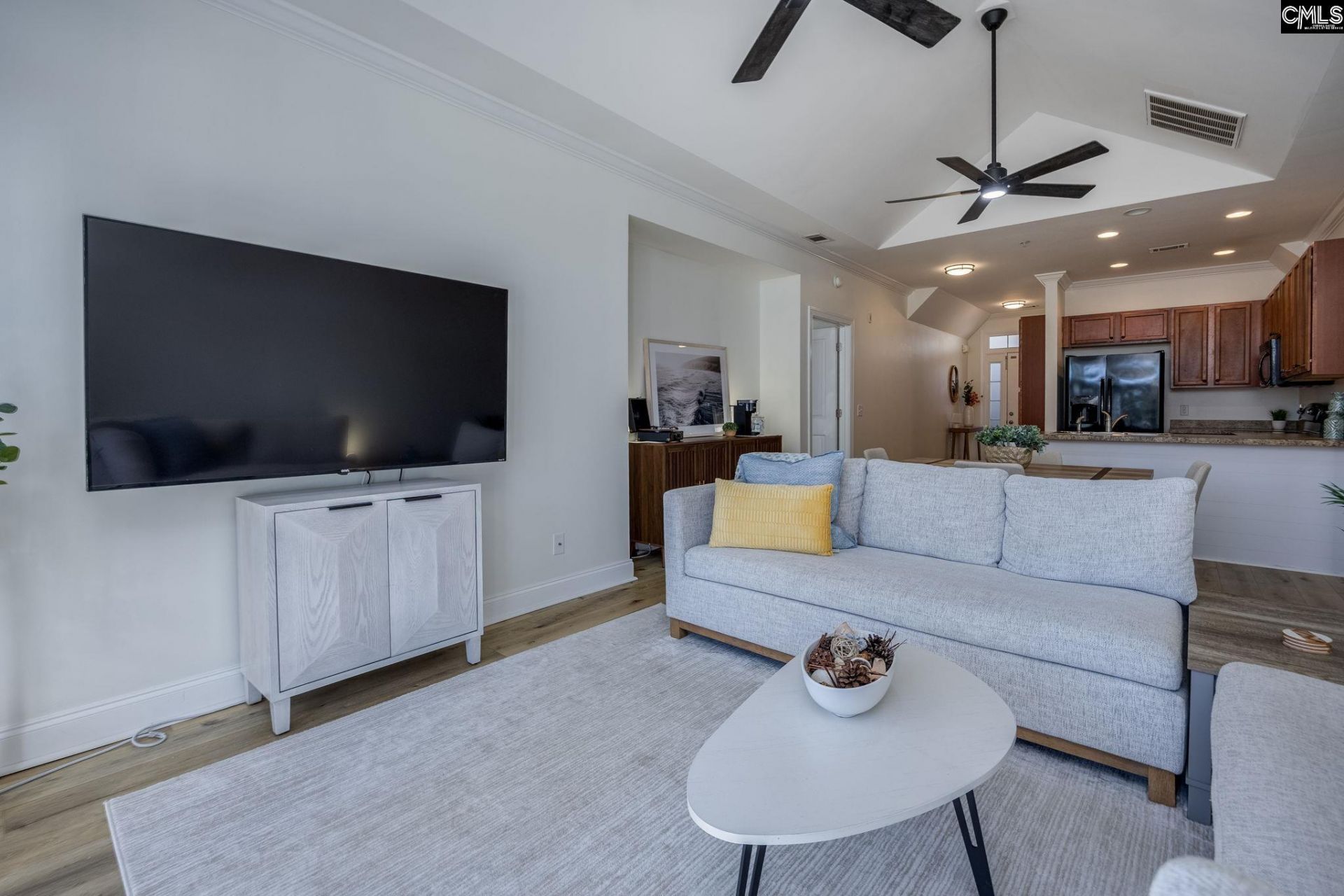 149 Breezes Drive  Photo 12