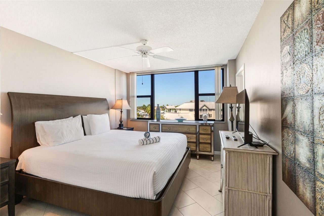 5855 Midnight Pass Road , Unit 611, Sarasota, FL 34242 Photo