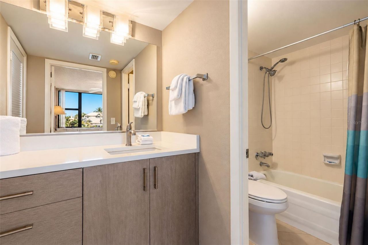 5855 Midnight Pass Road , Unit 611, Sarasota, FL 34242 Photo
