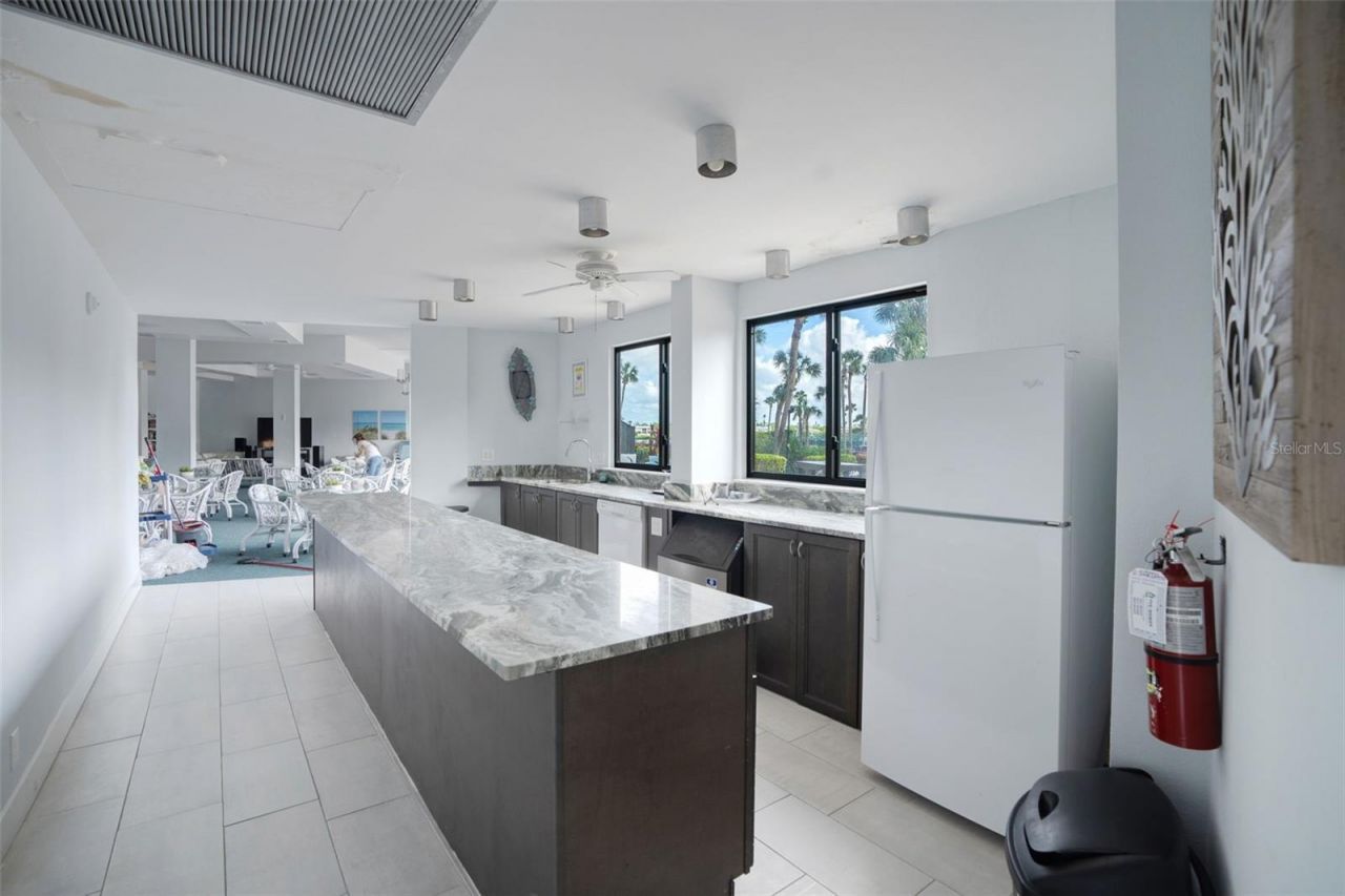 5855 Midnight Pass Road , Unit 611, Sarasota, FL 34242 Photo
