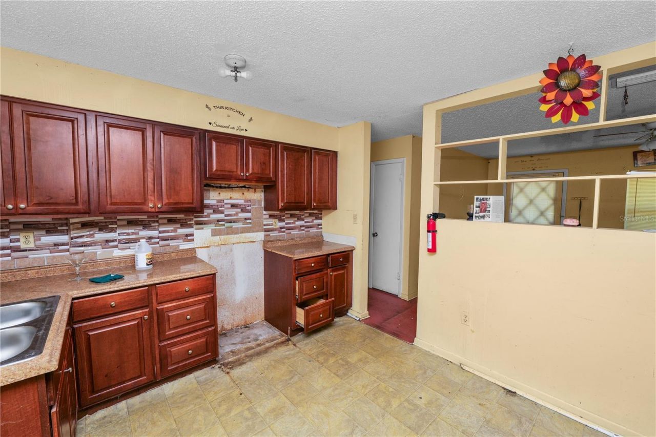 807 S Seminole Avenue , Avon Park, FL 33825 Photo