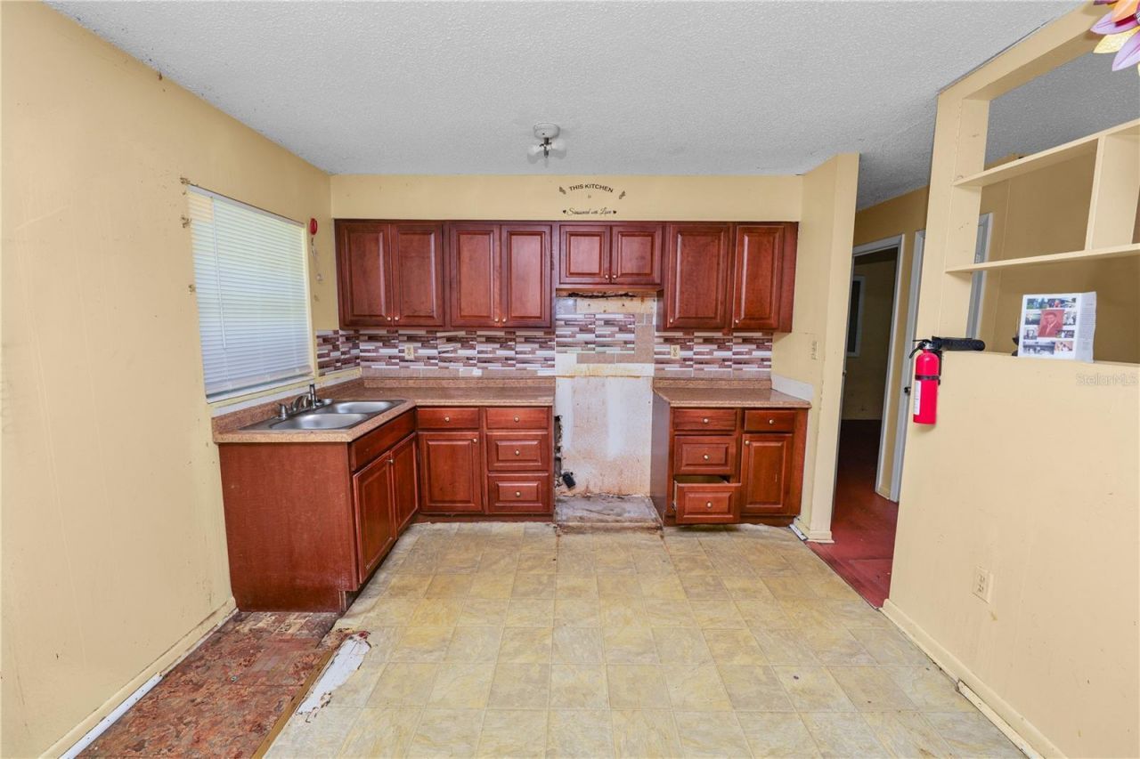 807 S Seminole Avenue , Avon Park, FL 33825 Photo
