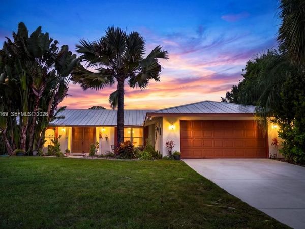 591 21st ST NW , Naples, FL 34120