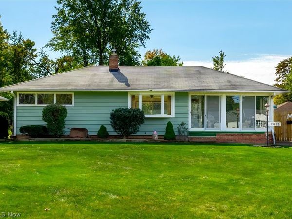13917 Settlement Acres Drive , Brook Park, OH 44142