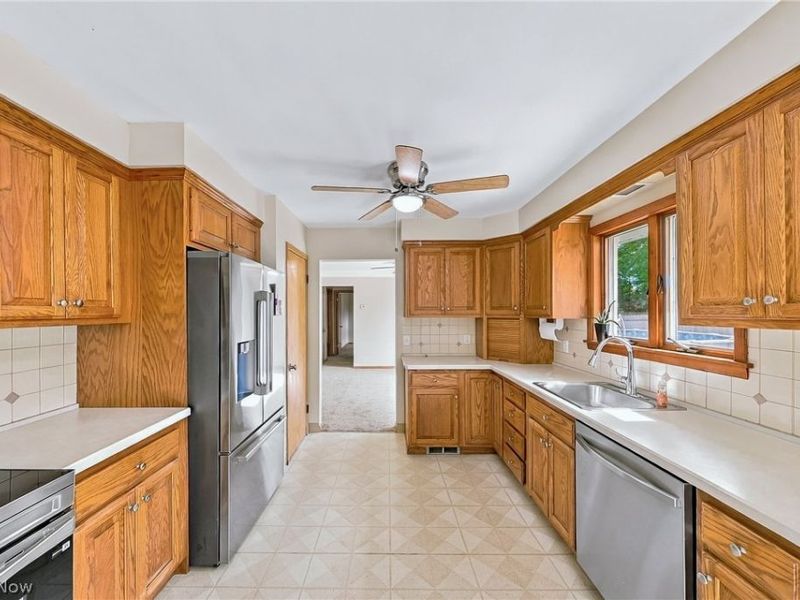 13917 Settlement Acres Drive, Brook Park, OH 44142 Photo 16
