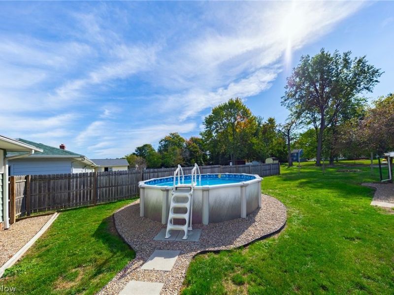 13917 Settlement Acres Drive, Brook Park, OH 44142 Photo 32