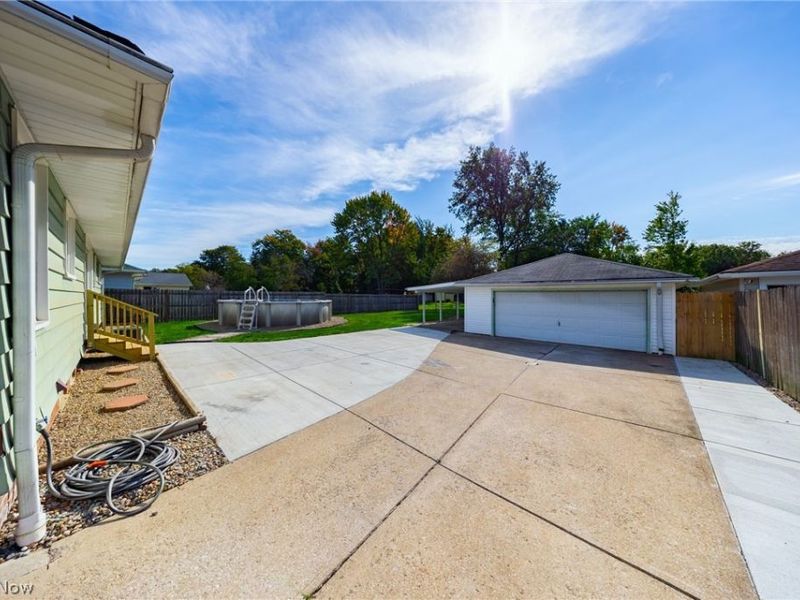 13917 Settlement Acres Drive, Brook Park, OH 44142 Photo 35