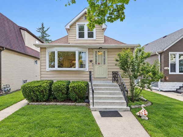 2226 N 74th Avenue , Elmwood Park, IL 60707