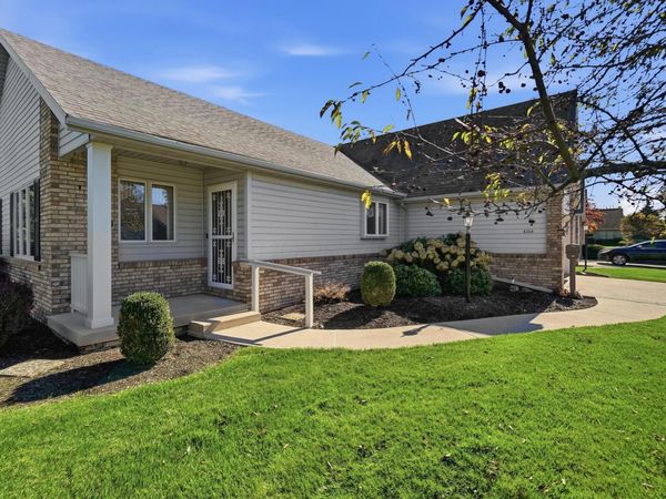 4254 Townhouse Drive, Unit D, Oregon, OH 43616