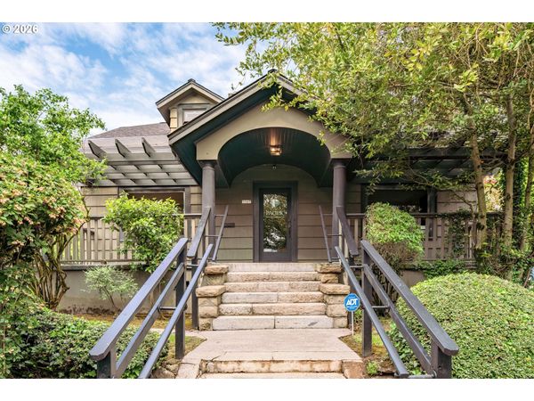 3507 S CORBETT AVE, Portland, OR 97239