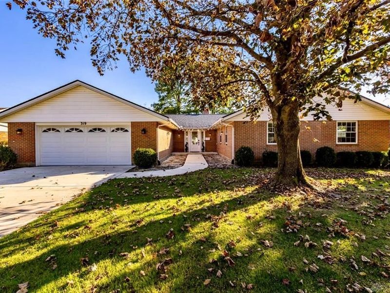 319 Beechgrove Drive, Englewood, OH 45322 Photo 4
