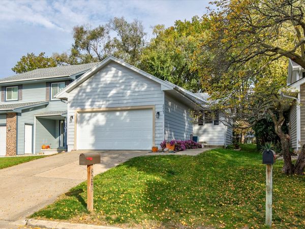 8203 Alpine Drive , Urbandale, IA 50322