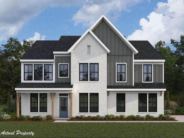 1304 Hawthorne Parkway , Grove City, OH 43123
