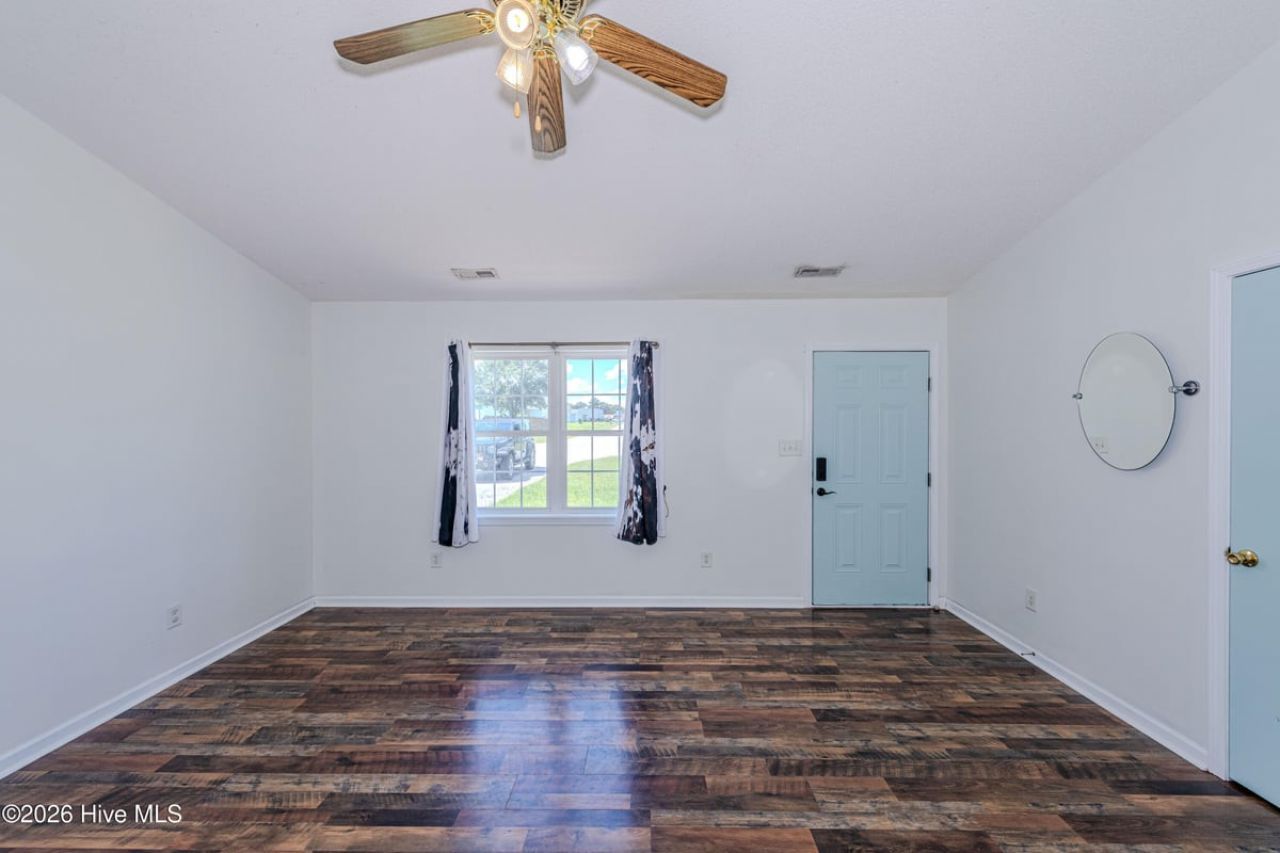 106 Linden Road  Photo 10
