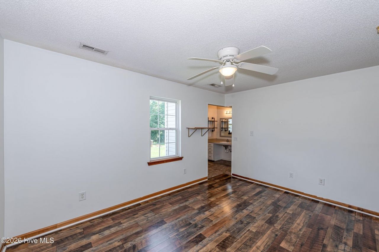 106 Linden Road  Photo 28