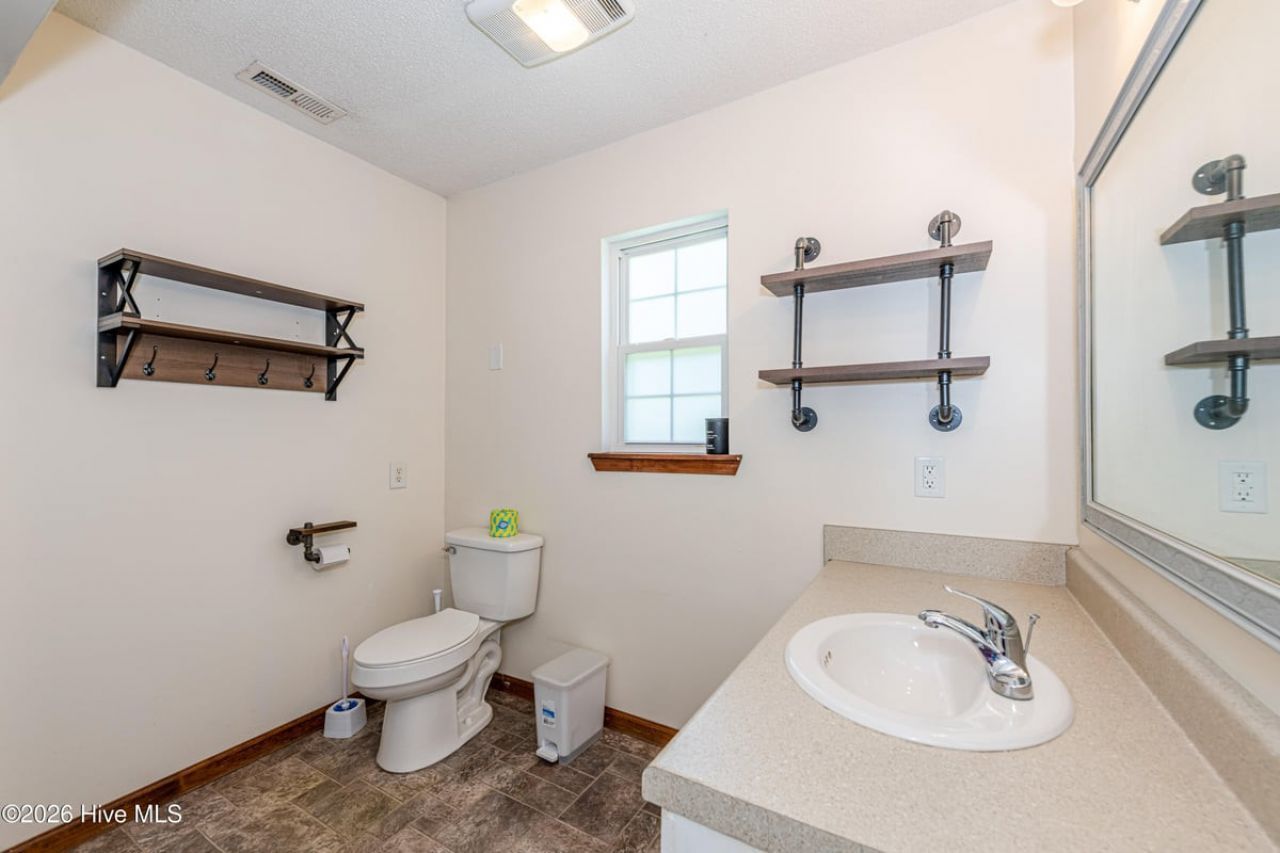 106 Linden Road  Photo 32