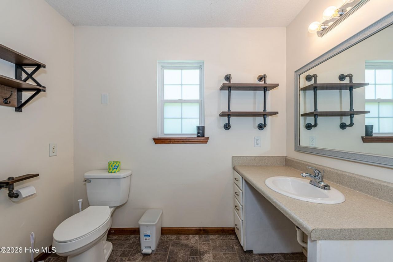 106 Linden Road  Photo 33