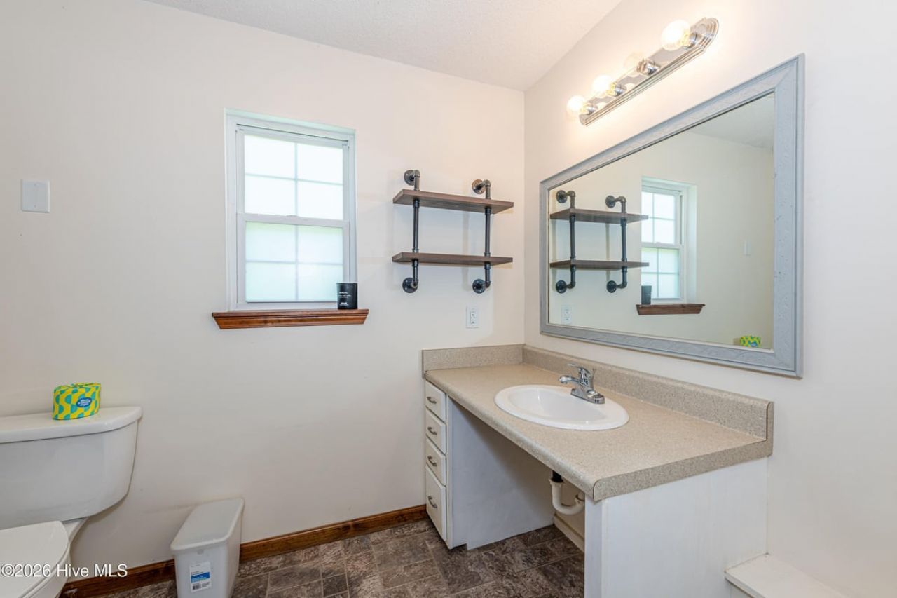 106 Linden Road  Photo 34