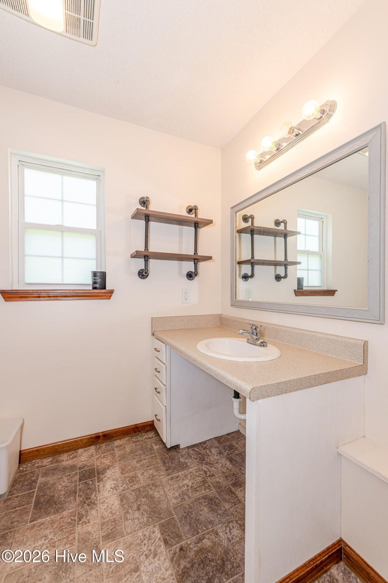 106 Linden Road  Photo 35