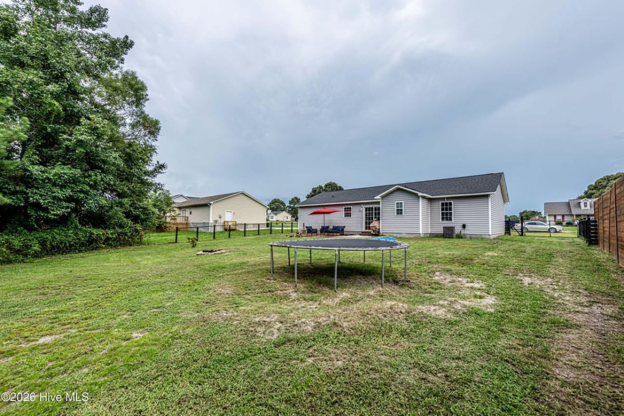 106 Linden Road  Photo 45