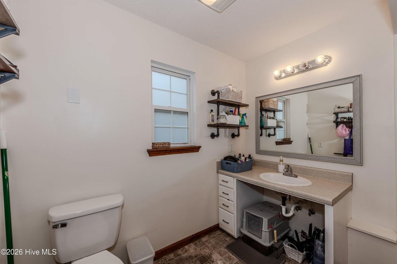 106 Linden Road  Photo 57