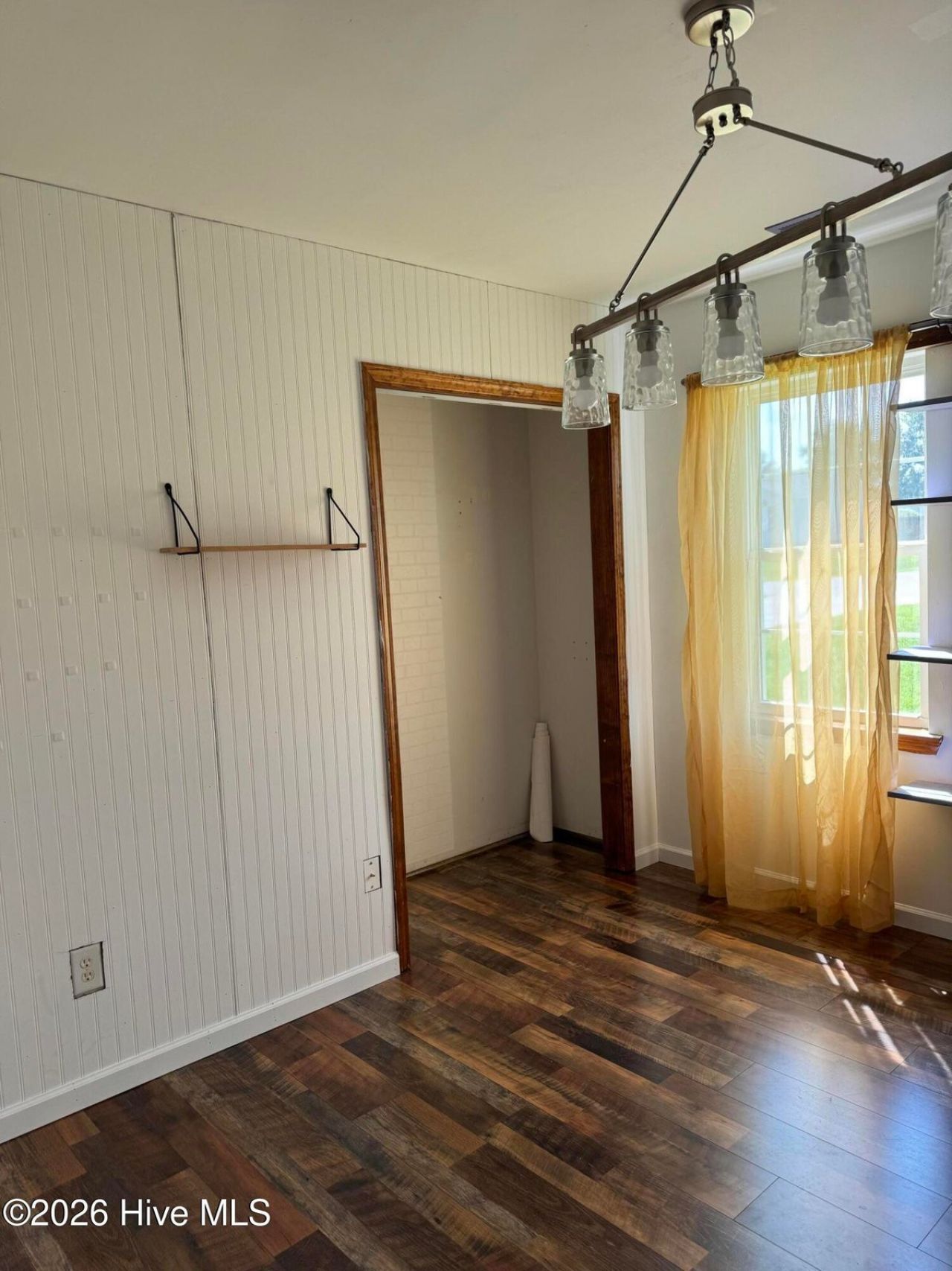 106 Linden Road  Photo 7