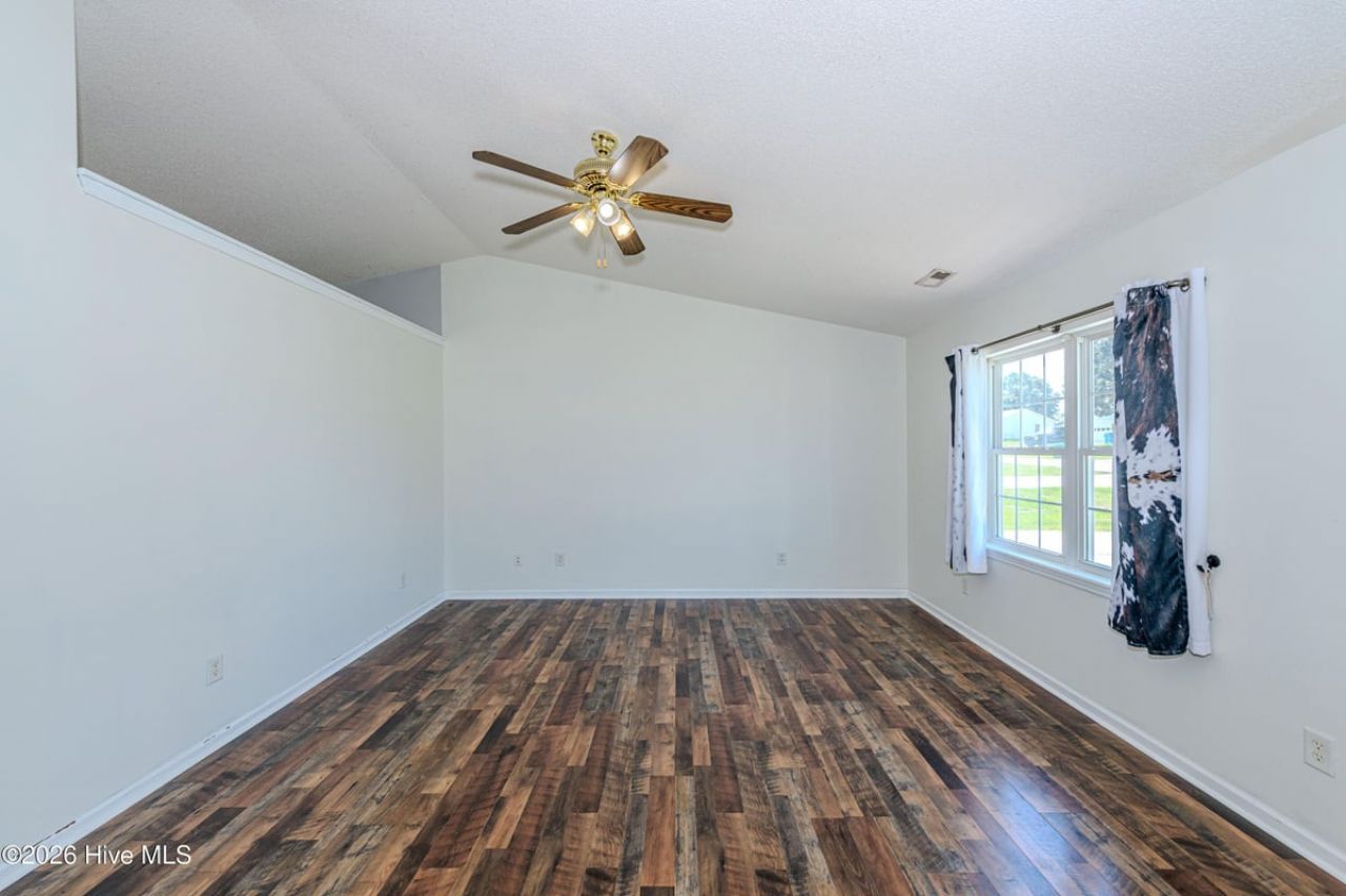 106 Linden Road  Photo 9
