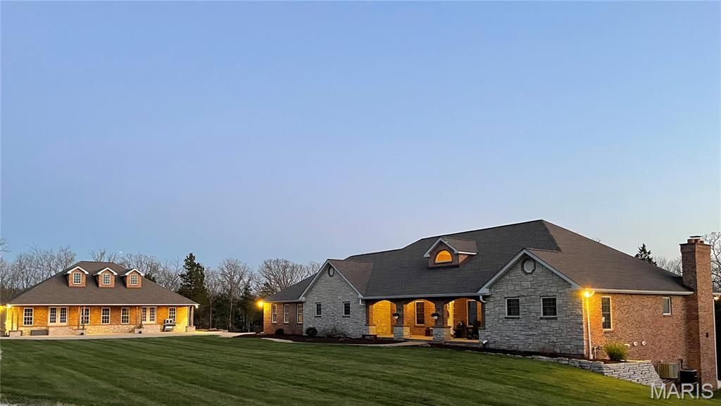130 Valley Oaks Lane , Union, MO 63084 Main Photo