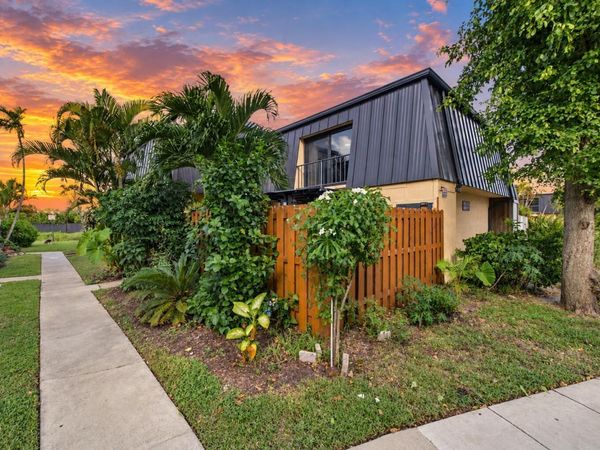 2483 Waterside Drive, Lake Worth, FL 33461