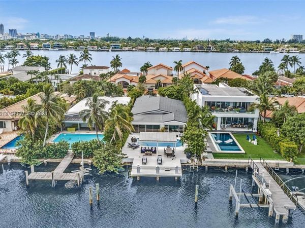 1405 Stillwater Dr , Miami Beach, FL 33141