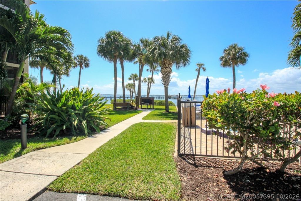 4680 NE Sandpebble Trace, Unit 305, Stuart, FL 34996 Photo