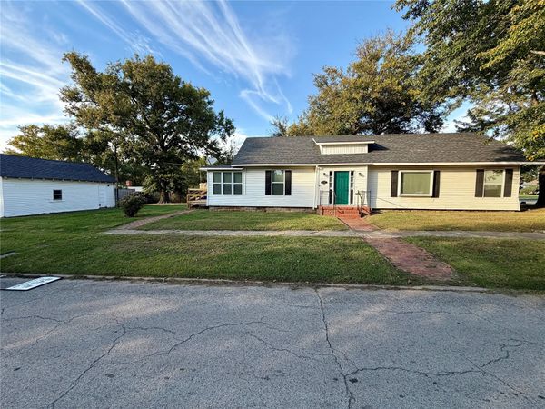 1501 Leahy Avenue, Pawhuska, OK 74056