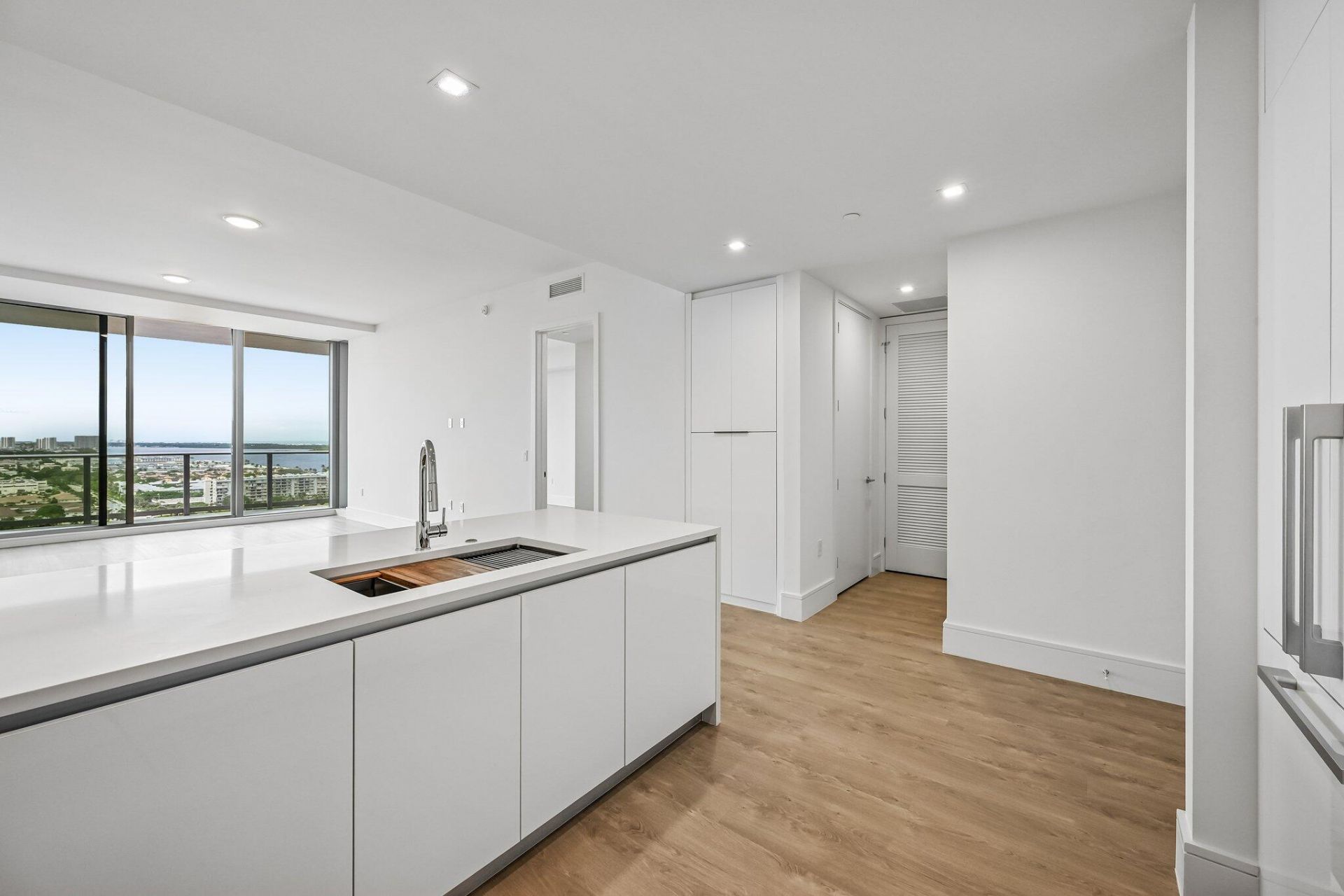 220 Lake Shore Drive, Unit 1913, West Palm Beach, FL 33403 Photo