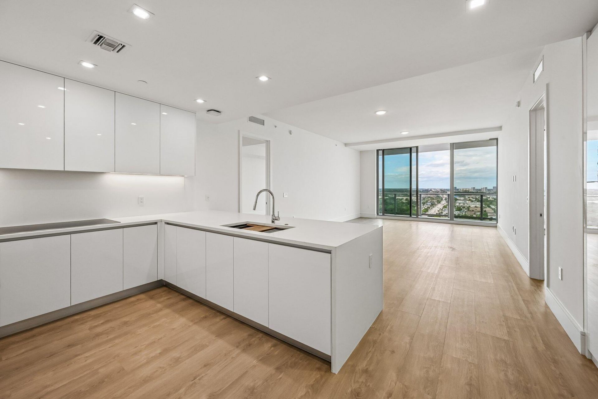 220 Lake Shore Drive, Unit 1913, West Palm Beach, FL 33403 Photo