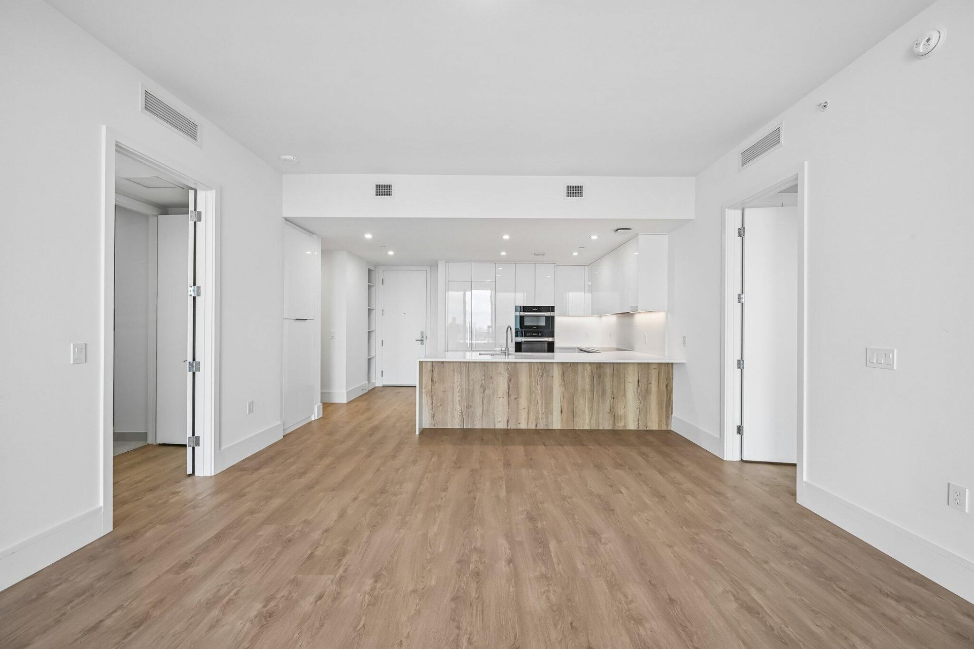 220 Lake Shore Drive, Unit 1913, West Palm Beach, FL 33403 Photo