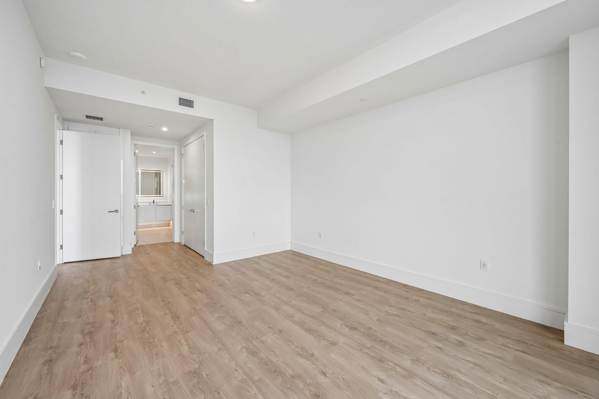 220 Lake Shore Drive, Unit 1913, West Palm Beach, FL 33403 Photo