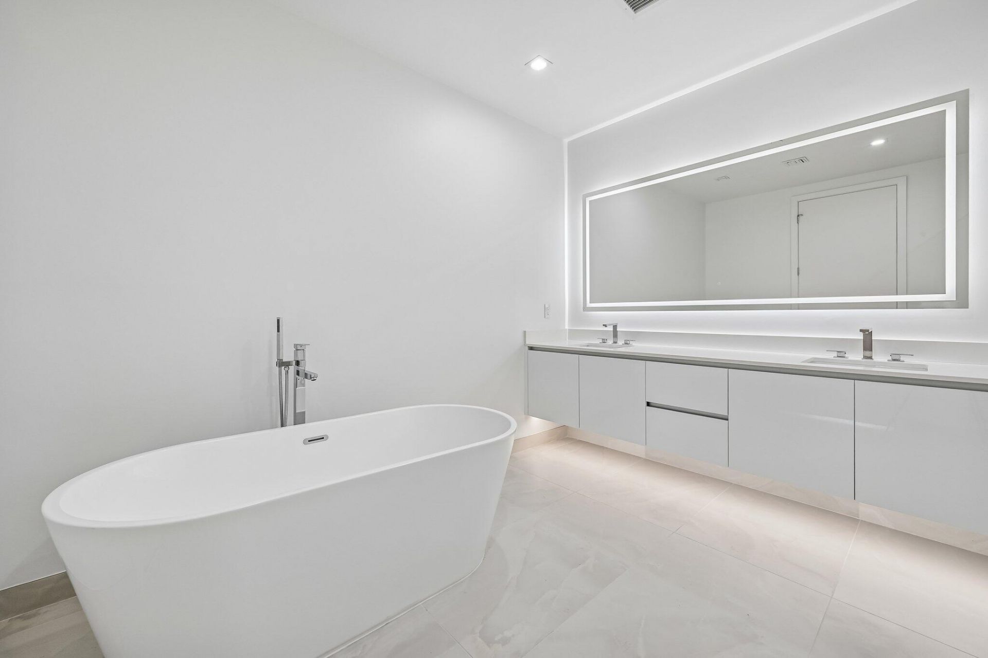 220 Lake Shore Drive, Unit 1913, West Palm Beach, FL 33403 Photo
