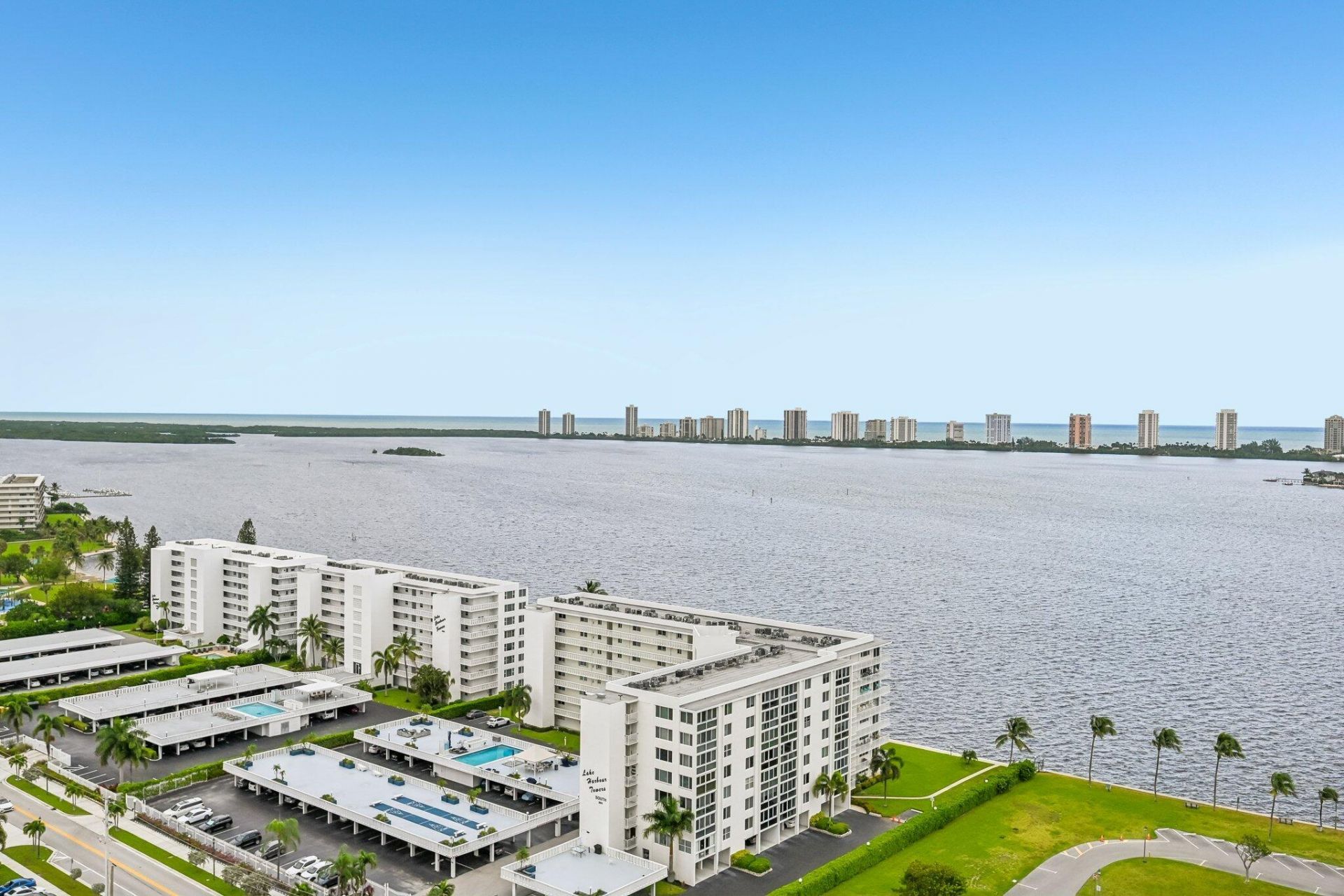 220 Lake Shore Drive, Unit 1913, West Palm Beach, FL 33403 Photo