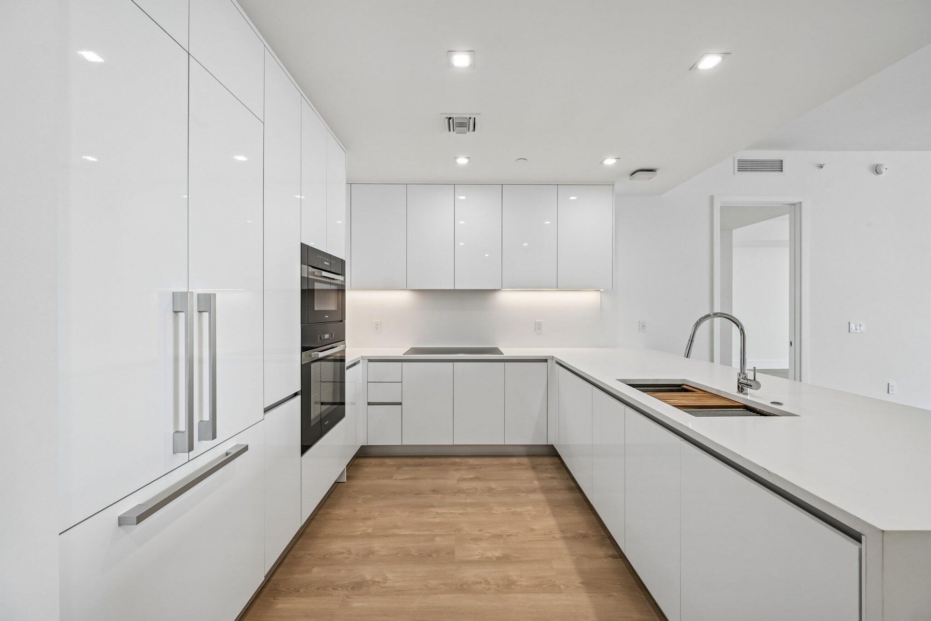220 Lake Shore Drive, Unit 1913, West Palm Beach, FL 33403 Photo