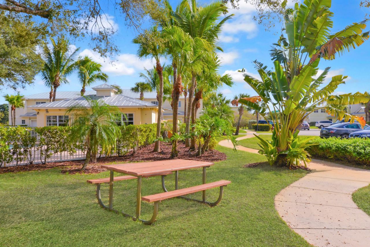 2529 Creekside Drive, Fort Pierce, FL 34981 Photo