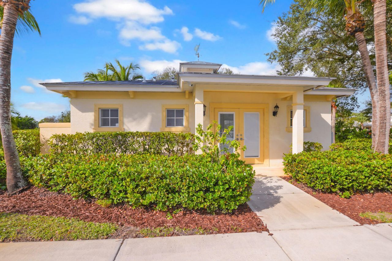 2529 Creekside Drive, Fort Pierce, FL 34981 Photo