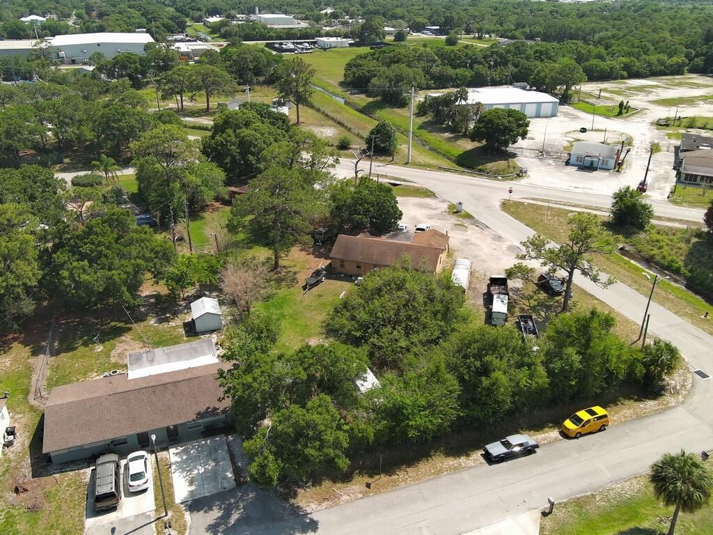 906 Angle Road, Fort Pierce, FL 34982 Photo